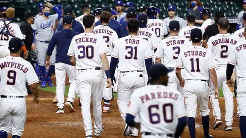 En el juego entre Astros y Dodgers se vaciaron las bancas (Getty Images)