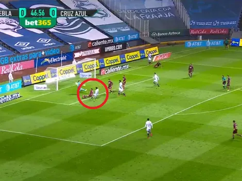 Insólito error de Cruz Azul para que Puebla se adelante gracias a Pablo González