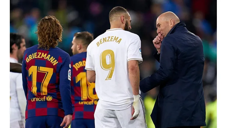 Foto de un duelo entre Barcelona y Real Madrid.