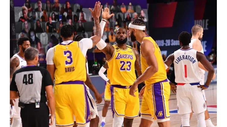 LeBron, importante en victoria de Lakers ante Clippers