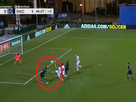 El único que saca la cara por el equipo: Pulido, de cabeza al gol