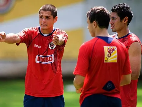 Plantel de Chivas amoldó a Chicharito con fuertes entradas