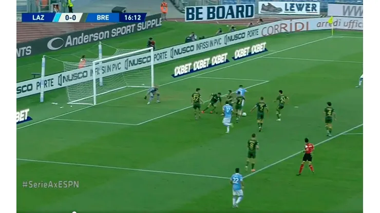 Tucu en modo Dios: Correa hizo pasar a todos en el área y puso el 1 a 0 para Lazio