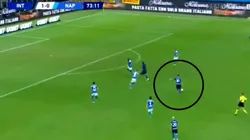 Desde ahí le pegó el delantero argentino.