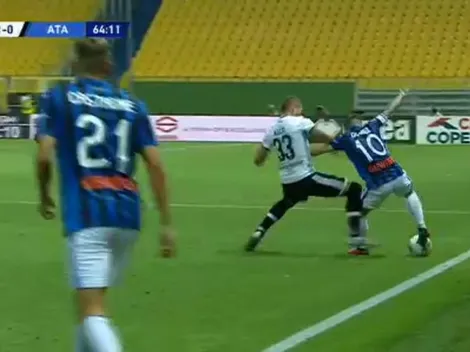 ¡Qué viva el fútbol, Papu! Gómez tiró un caño de taco para que delire todo Atalanta