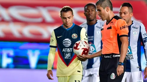 Destruyen a Mario Vargas, el árbitro del Pachuca vs América