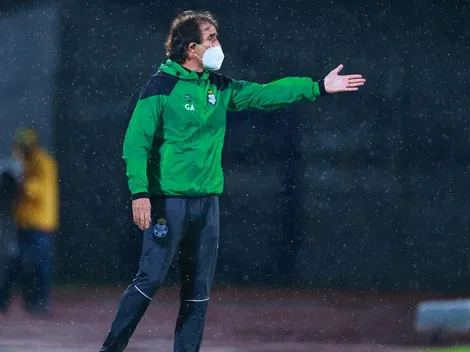 Almada evalúa cambios en defensa para jugar con Chivas