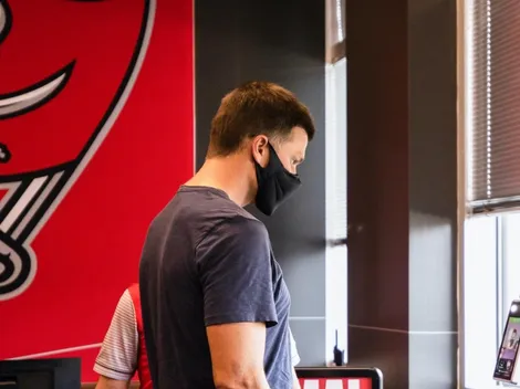 Las primeras imágenes oficiales de Brady en el campamento de los Bucs