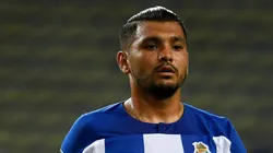 Todo un galán: las tres novias de Tecatito Corona en el mercado de pases