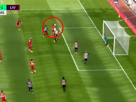 Van Dijk apareció 'de 9' y metió un golazo de cabeza para el Liverpool