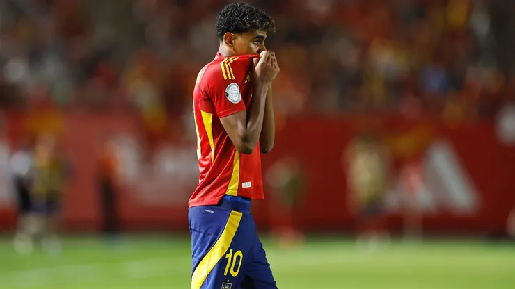 Lamine Yamal terminó con molestias el España vs. Dinamarca, pero no padecería ninguna molestia.