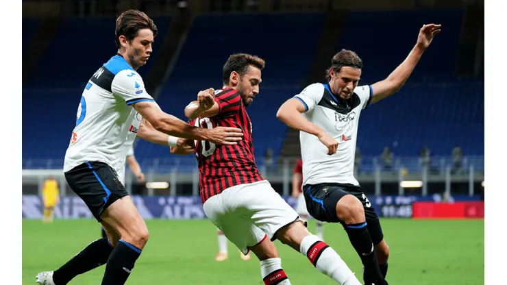 Golazos de Calhanoglu y Zapata en Milán.