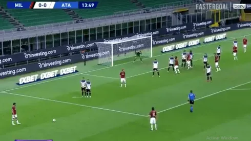 Desde ahí le pegó Hakan Calhanoglu.