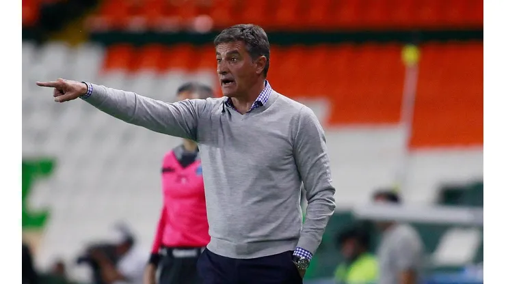 Dura crítica a la directiva de Pumas por la salida de Míchel