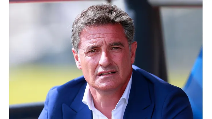 Míchel González dejó de ser el DT de Pumas