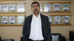 Carlos Moreno desvinculó a Gregorio Pérez y suspendió al equipo.