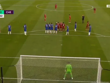 El arquero quedó parado: Alexander-Arnold hizo un golazo de tiro libre