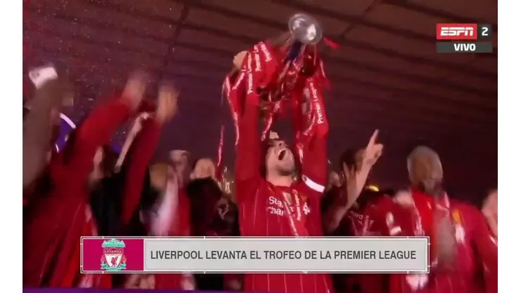 Video: así Liverpool levantó la Premier League por primera vez