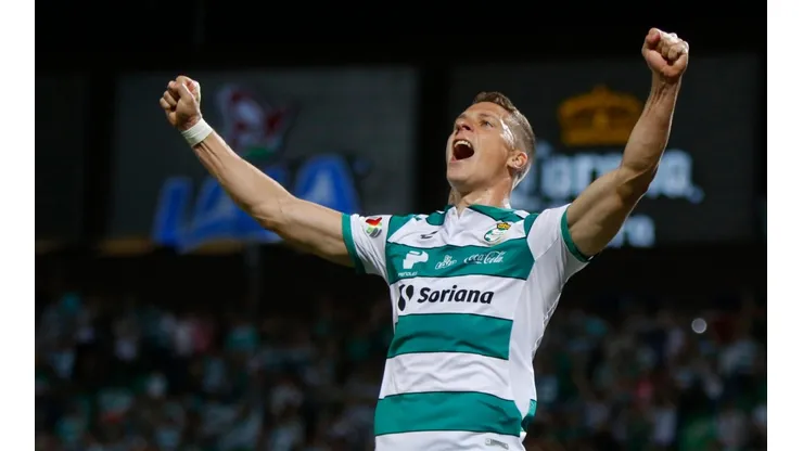 Gesto para enmarcar: el niño que será el padrino de Santos Laguna
