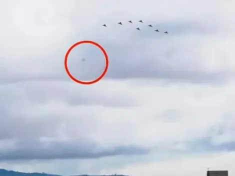 ¿Vienen por nosotros? Captan lo que sería un OVNI en pleno festejo del 20 de julio