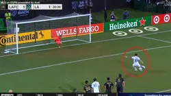 Pavón, en acción ante Los Angeles FC (Foto: Captura)