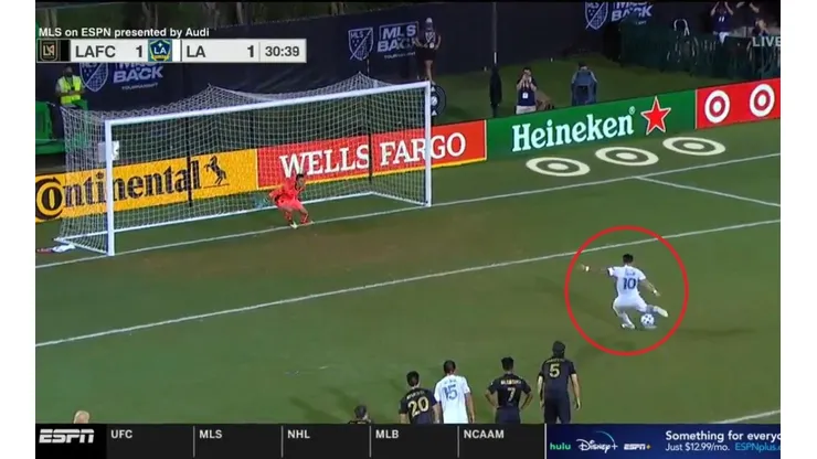 Pavón, en acción ante Los Angeles FC (Foto: Captura)