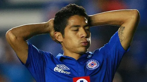 Puso a la venta la playera de Javier Aquino, pero le ofrecieron quemarla