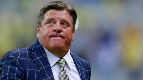 Miguel Herrera pasó de no utilizar cubrebocas a promover su uso