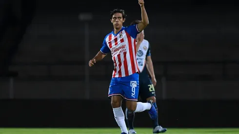 La razón por la que salió José Juan Macías en el Clásico Nacional