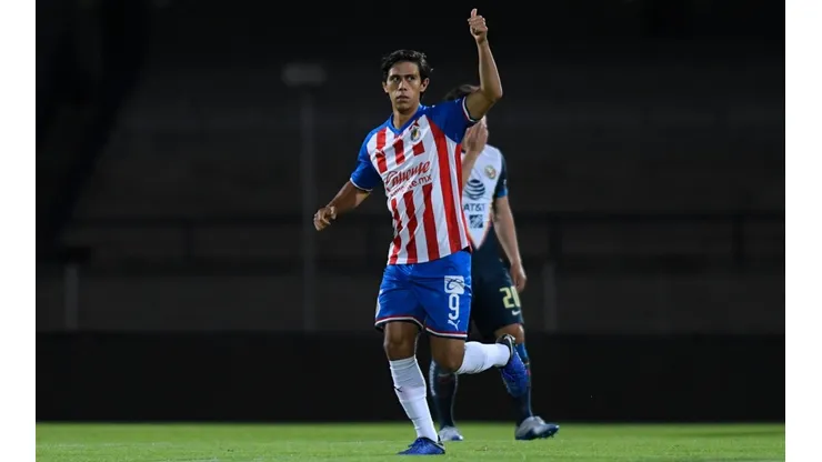 La razón por la que salió José Juan Macías en el Clásico Nacional