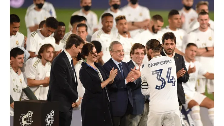 Foto de Florentino Pérez junto a Sergio Ramos.