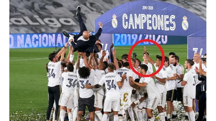 El festejo del Real Madrid con Zinedine Zidane tras conseguir el 34° título de liga española.