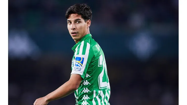 Olympique de Lyon vuelve a la carga por Diego Lainez