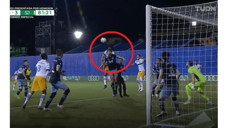 Alanís anotó lesionado el gol para el empate de San Jose. (Captura)