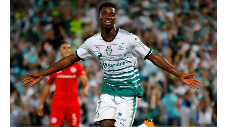 Los fanáticos de Santos Laguna quieren los goles de Djaniny (Getty Images)