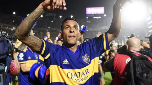 Sebastián Villa con la camiseta de Boca.