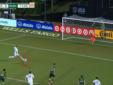 Displicente: Chicharito erró un penal con Los Galaxy