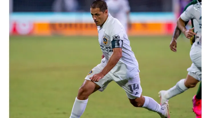 Llenaron de insultos a Chicharito Hernández tras fallar un penal.