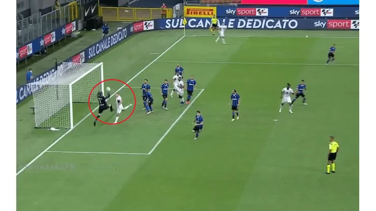 A Handanovic se le escapó la pelota de las manos y Belotti aprovechó