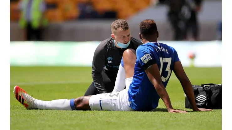 Lesionado: a Yerry Mina se le acabó rápido el duelo entre Wolves y Everton