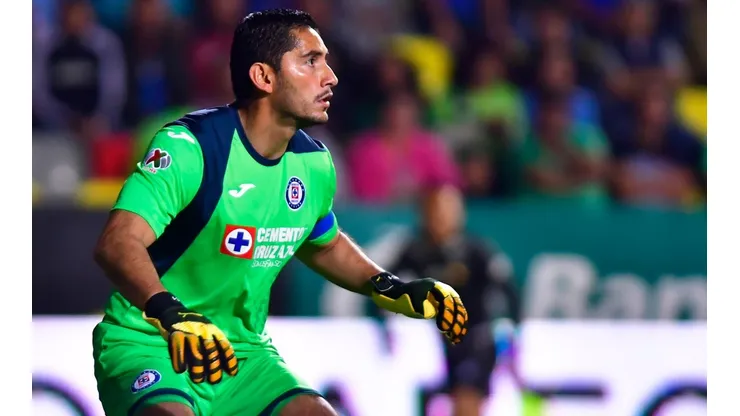 Aficionados de Cruz Azul insultaron a Corona.