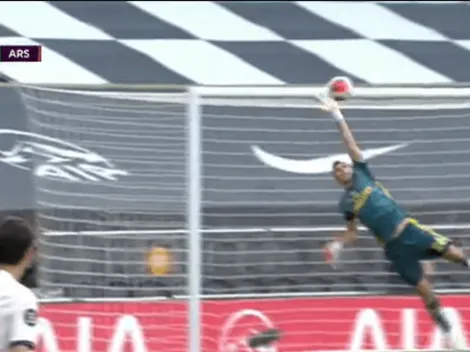 Video: tremenda atajada de Martínez en el clásico londinense