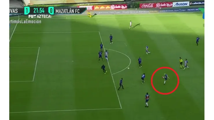 Golazo de Jesús Angulo para Chivas. (Captura)