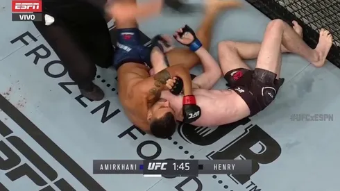 Terrorífica llave de Amirkhani a Henry en la UFC. (Twitter)