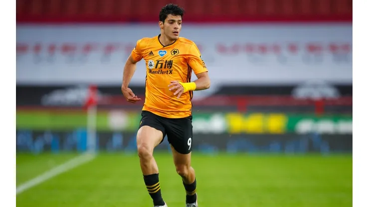 Raúl Jiménez, a primera hora de la mañana, irá por recuperar puestos de Champions League. (Foto: Getty Images).