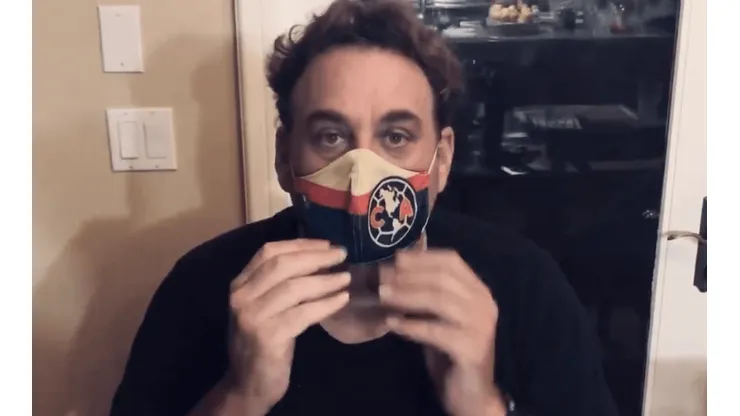 Faitelson le respondió al Piojo ¡con un barbijo del América!