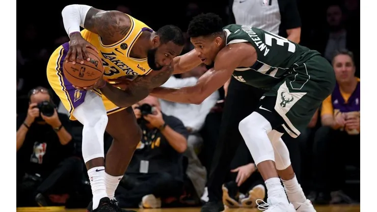 LeBron James y Giannis Antetokounmpo (Getty Images)