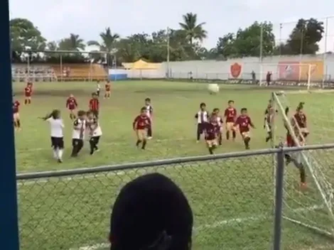 Video viral: un pequeño niño atajó a todos con una atajada diabólica