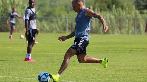 Eduardo Vargas entrenando (@TigresOficial)