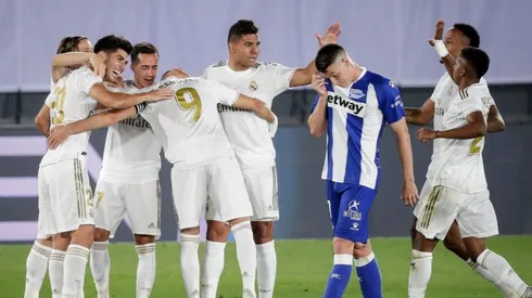 Real Madrid tuvo un nuevo penal a favor, pero sigue intratable: 2-0 al Alavés